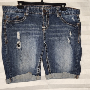 Maurices Distressed Denim Blue Jean Shorts‎ Size 15/16 Cuffed Embroidered Pkts